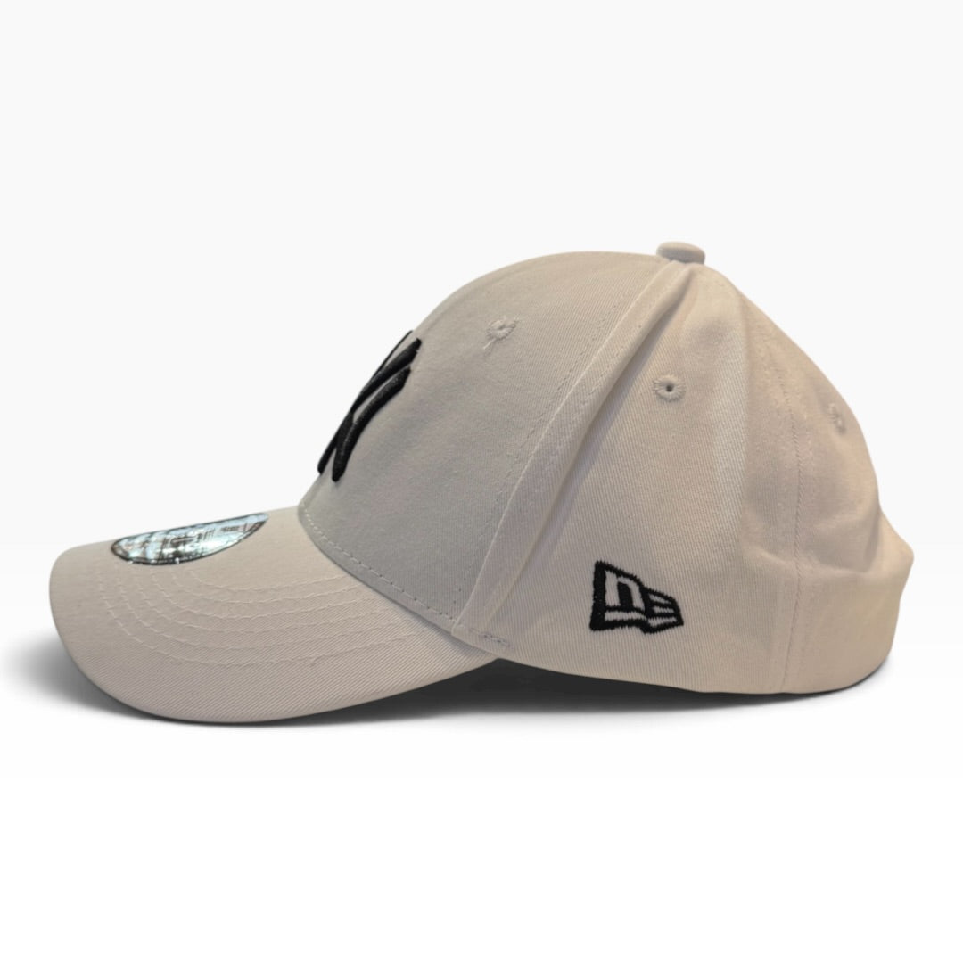 New Era New York Yankees 9FORTY Adjustable Cap – White