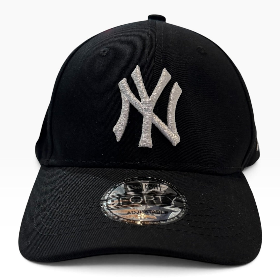 New Era New York Yankees 9FORTY Adjustable Cap – Black